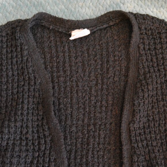 Full Tilt | Essential Black Crochet\Knit Cardigan With Pockets - Picture 2 of 4